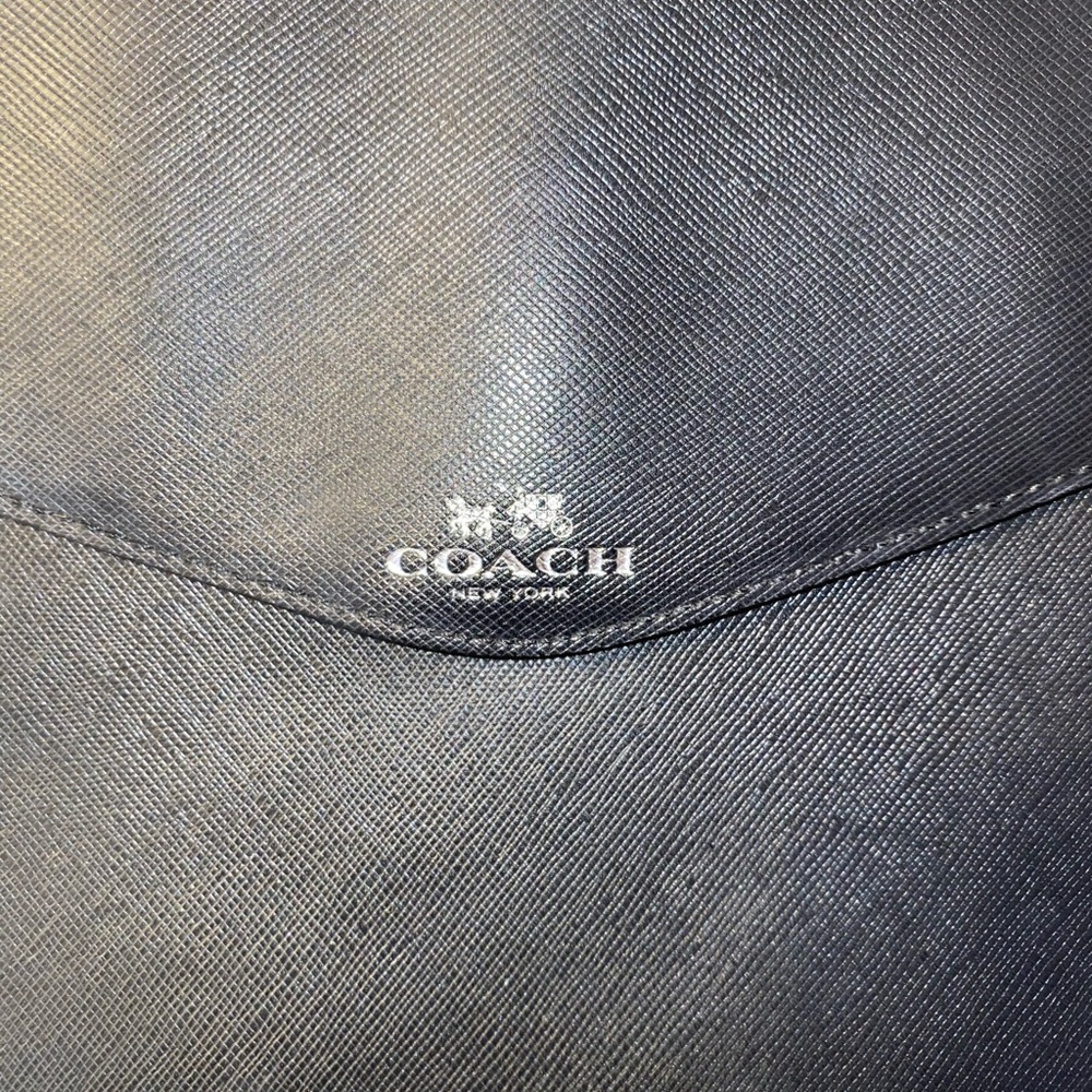 Coach Clutch - Picture 2 of 6